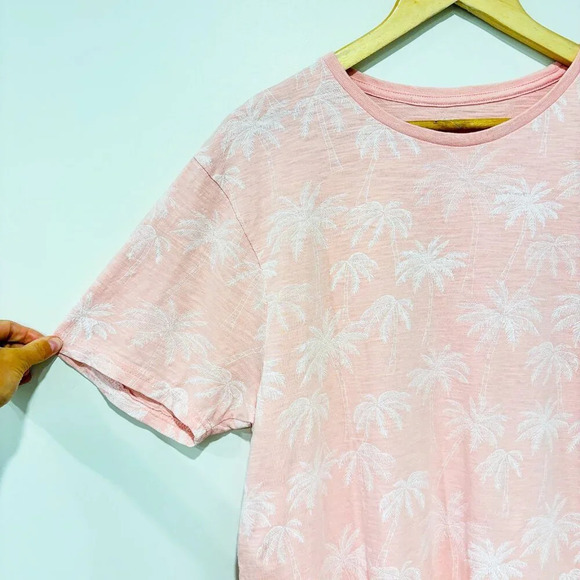 URBAN HERITAGE Pink Palm Tree T-Shirt | Tropical Summer Style | Large * - Picture 3 of 6